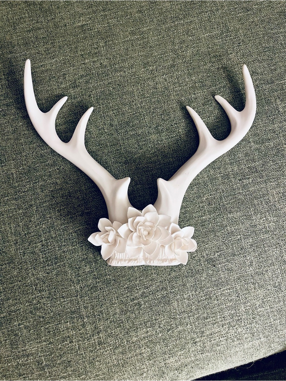 White Floral Antler Home Sculpture - Decorative Accent